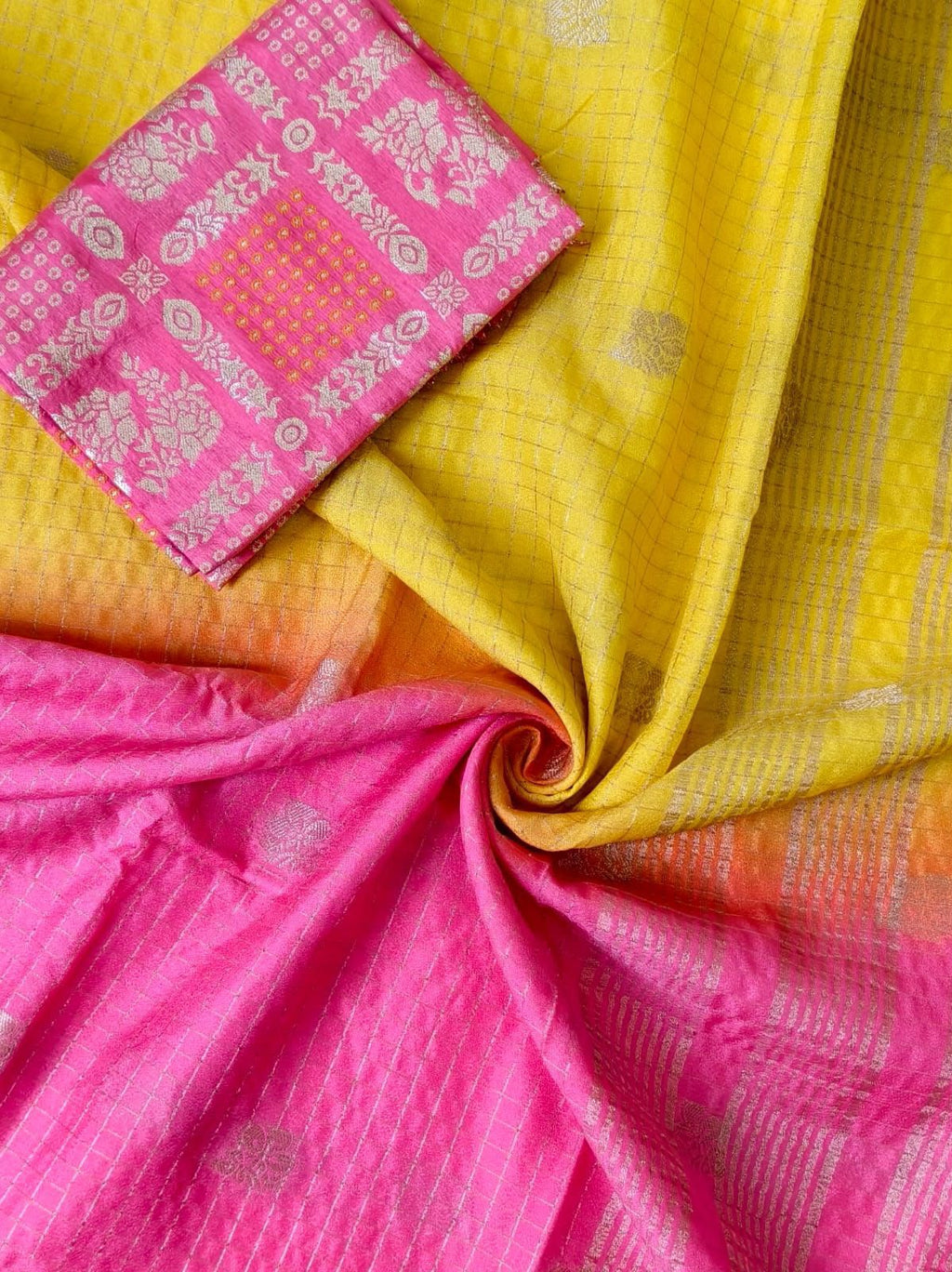 Pure Soft Glass Saree with Bandhani Blouse & Striped Pallu