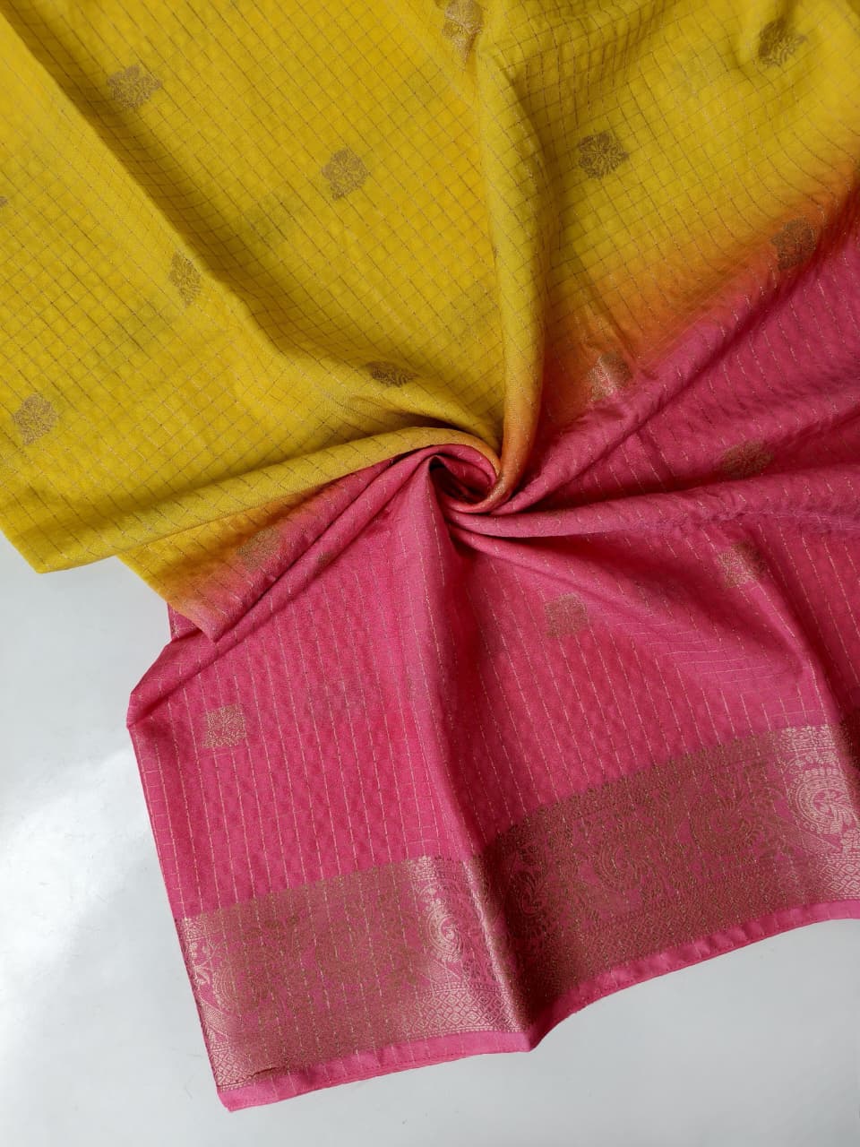 Pure Soft Glass Saree with Bandhani Blouse & Striped Pallu